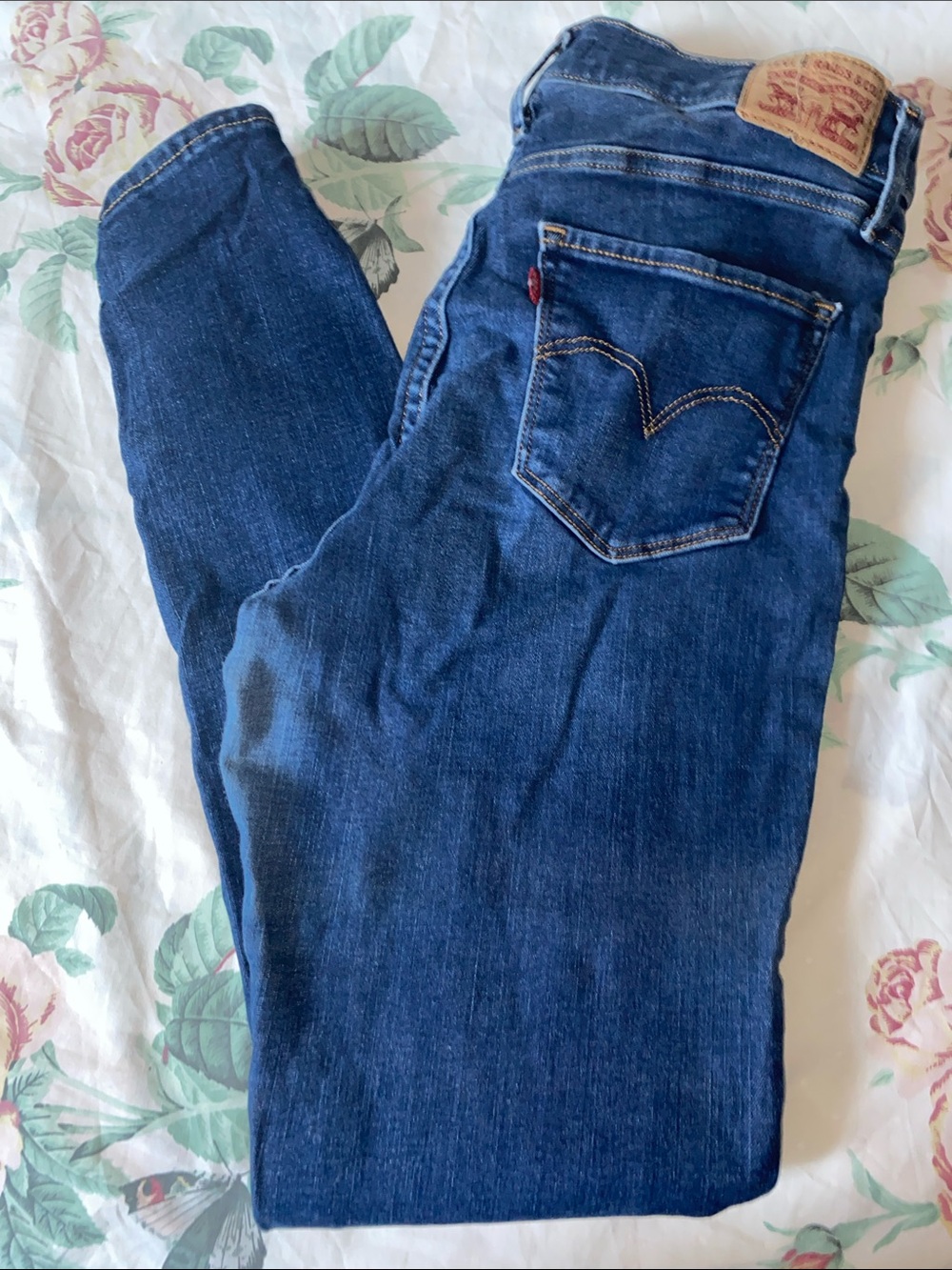 Levi's Women's Dark Indigo Skinny Jeans